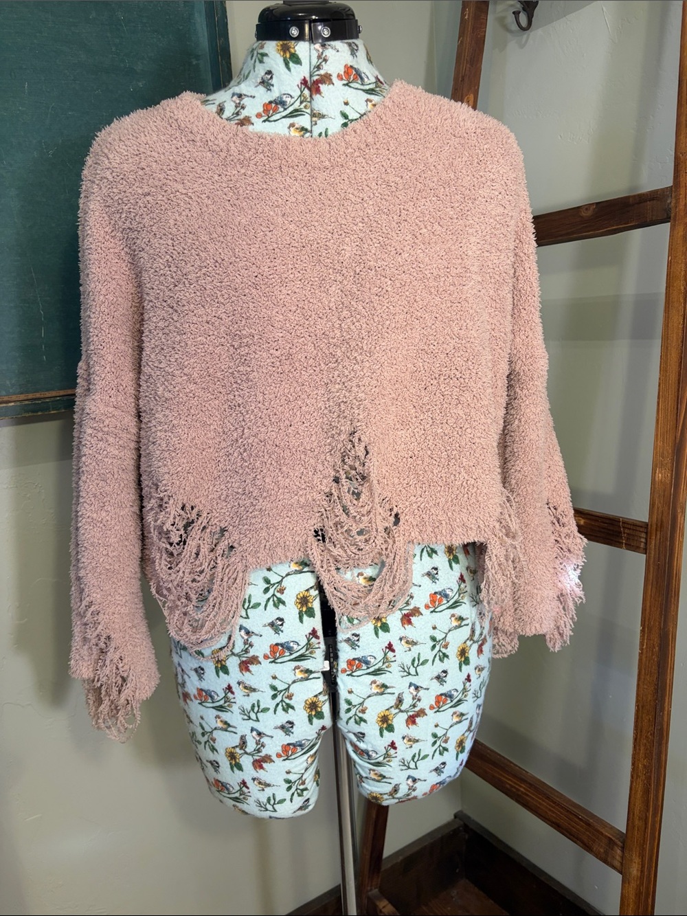 POL Distressed Blush Cropped Crew Neck Sweater